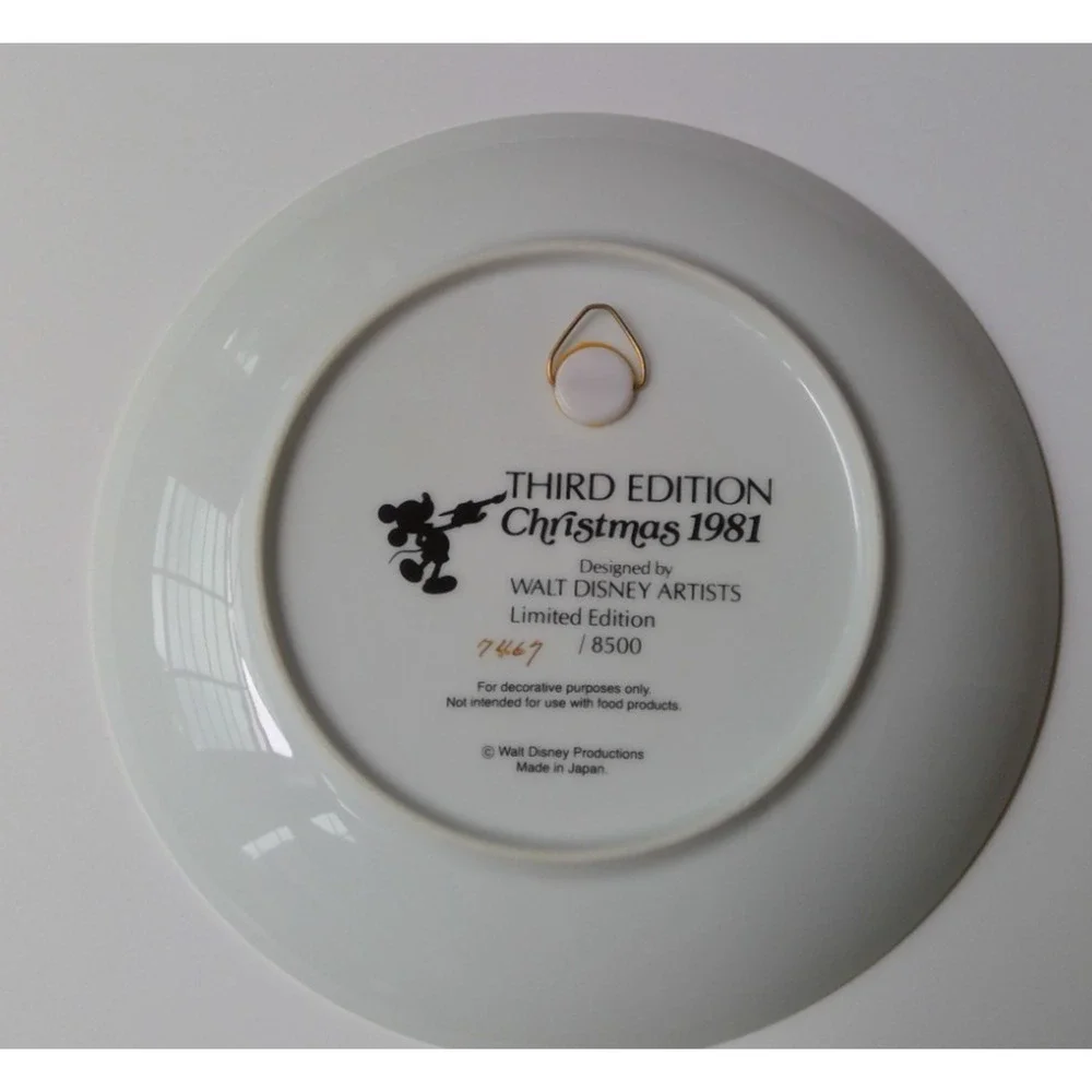 WALT DISNEY THIRD EDITION CHRISTMAS 1979. 1980, 1981 DECORATIVE PLATES- VINTAGE